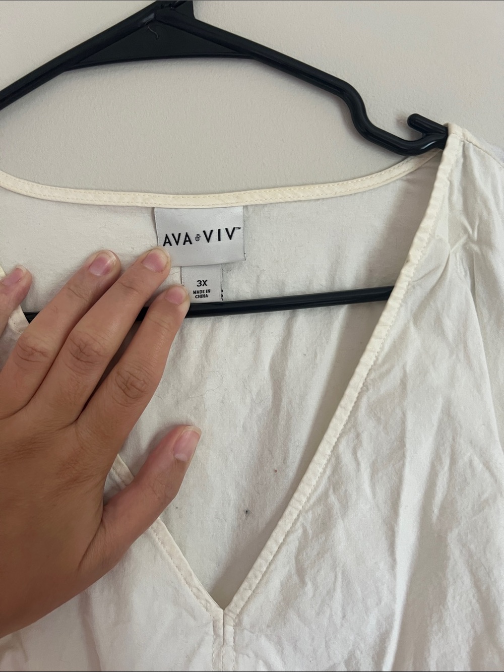 Ava & Viv White V-Neck Eyelet Puff Sleeve Midi Dress - Picture 2 of 6